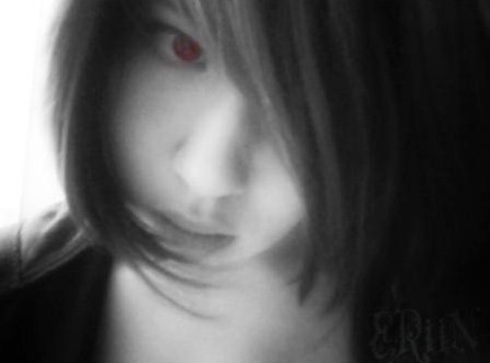 Red eyes = rawr >:D